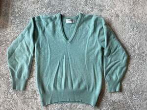 Johnstons of Elgin 100% Wool V-Neck Sweater Made in Scotland Size 36